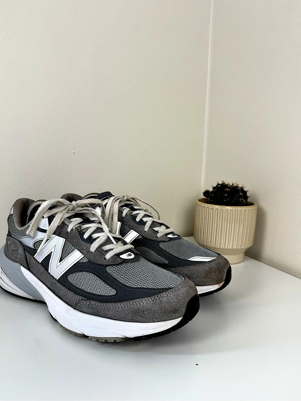 New Balance 990v6 Grey – Men’s US 11 / UK 10.5